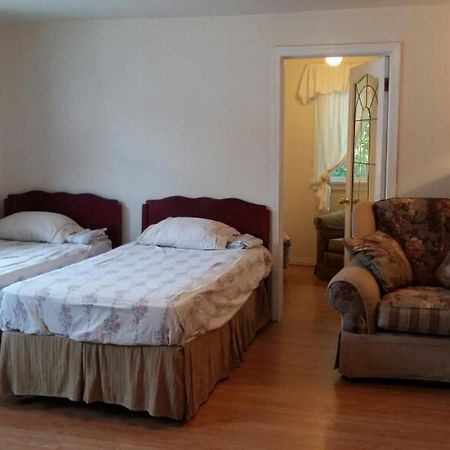 Kelowna Okanagan Lake Hostel Екстер'єр фото