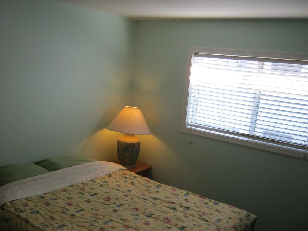 Kelowna Okanagan Lake Hostel Екстер'єр фото
