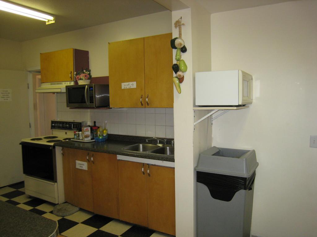 Kelowna Okanagan Lake Hostel Екстер'єр фото