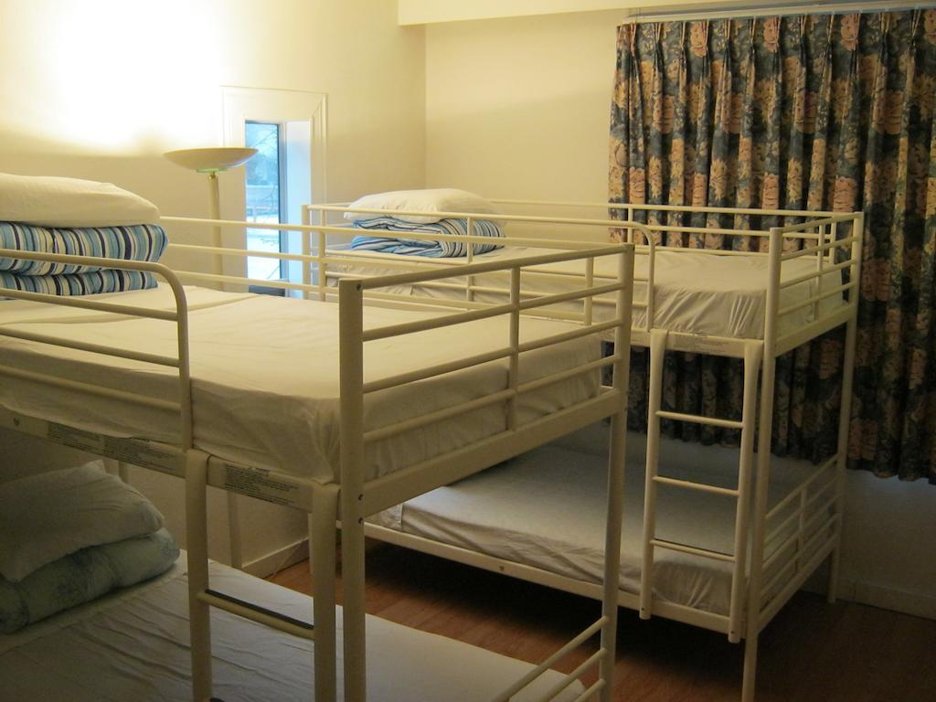 Kelowna Okanagan Lake Hostel Екстер'єр фото