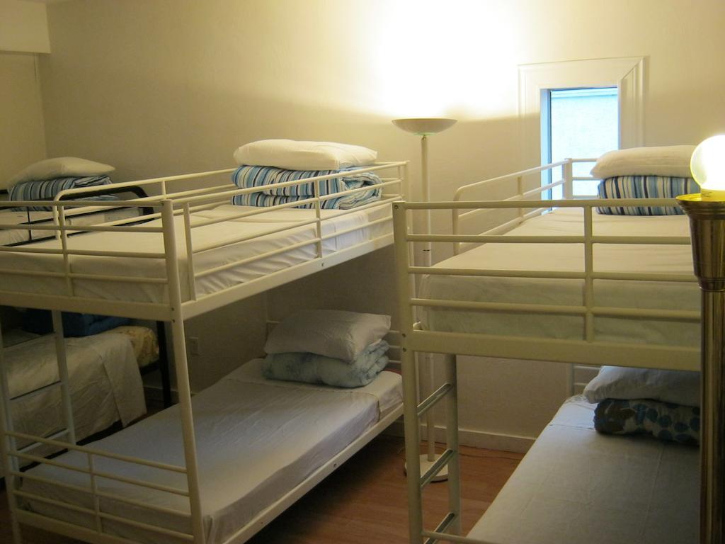 Kelowna Okanagan Lake Hostel Екстер'єр фото