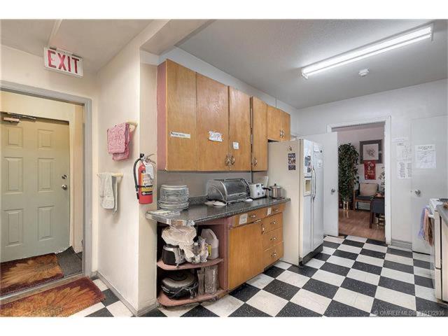 Kelowna Okanagan Lake Hostel Екстер'єр фото