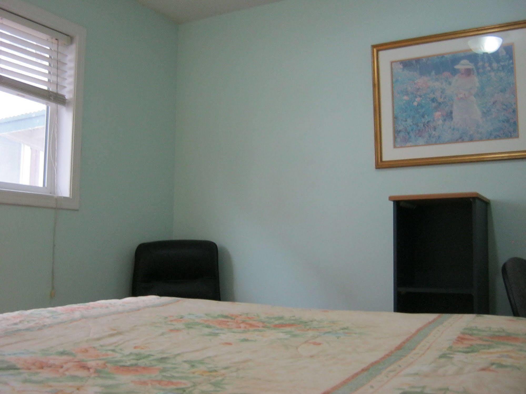 Kelowna Okanagan Lake Hostel Екстер'єр фото