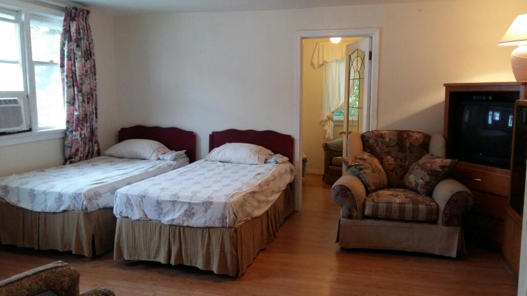 Kelowna Okanagan Lake Hostel Екстер'єр фото
